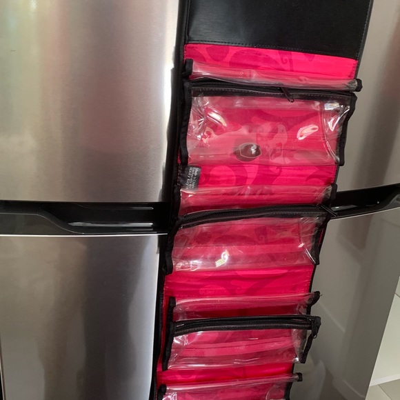 Mary Kay cosmetics Handbags - 💗Mary Kay cosmetic roll up make up travel hang bag organizer, removable pockets